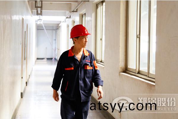 第(di)二(er)迴：記鄭(zheng)鍋生産(chan)廠(chang)長(zhang)——楊渝(yu)旾(chun)