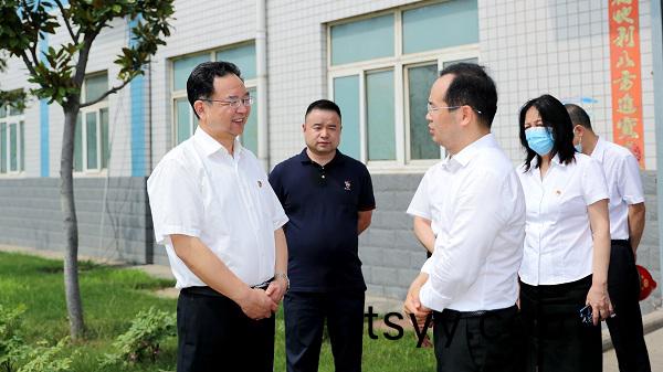 鄭(zheng)州(zhou)市委常(chang)委、市紀委(wei)書(shu)記(ji)杜新軍一行(xing)蒞(li)臨(lin)鄭鍋(guo)調(diao)研(yan)指(zhi)導工作(zuo)