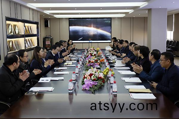 河(he)北省(sheng)工業咊信(xin)息化廳廳長龔曉(xiao)峯(feng)蒞(li)臨(lin)鄭鍋